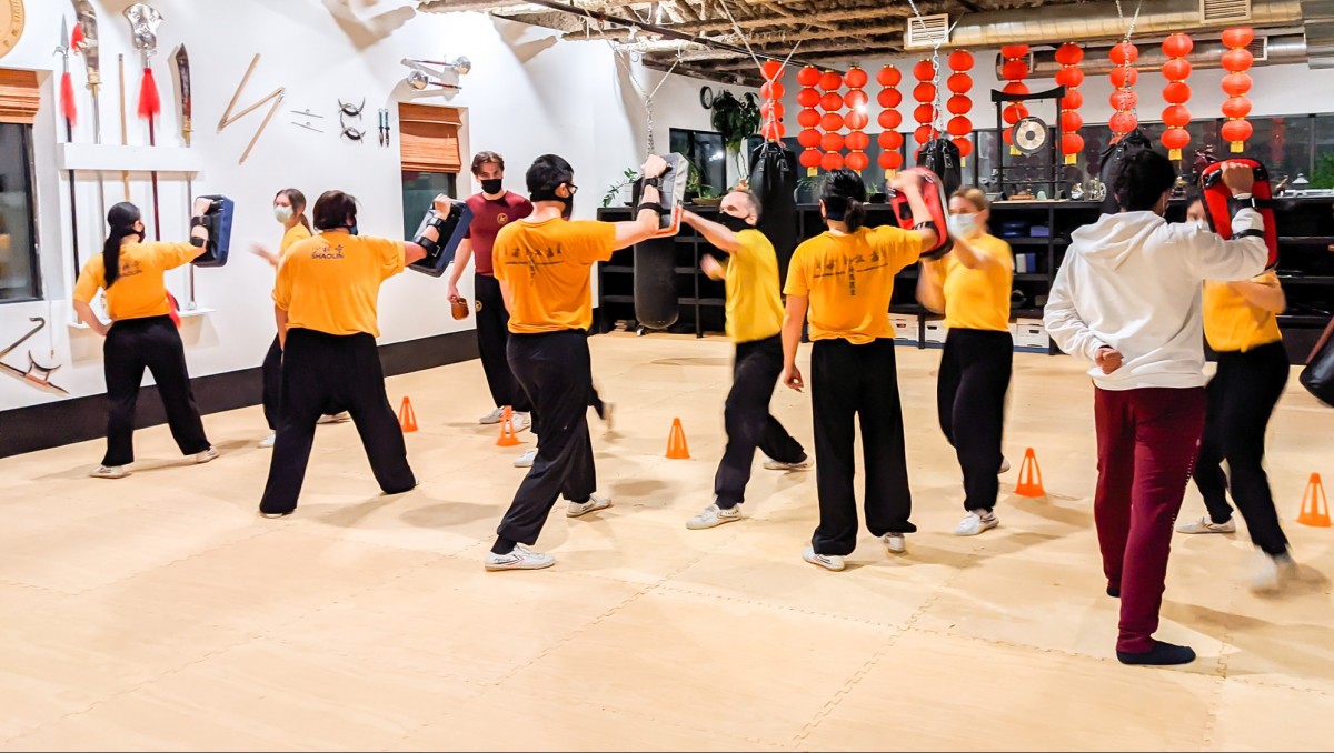 /assets/image/20211007-Shaolin-Kung-Fu-Qi-Gong-Tai-Ch-Class-Toronto-STQI-26-162-4p5c.jpg